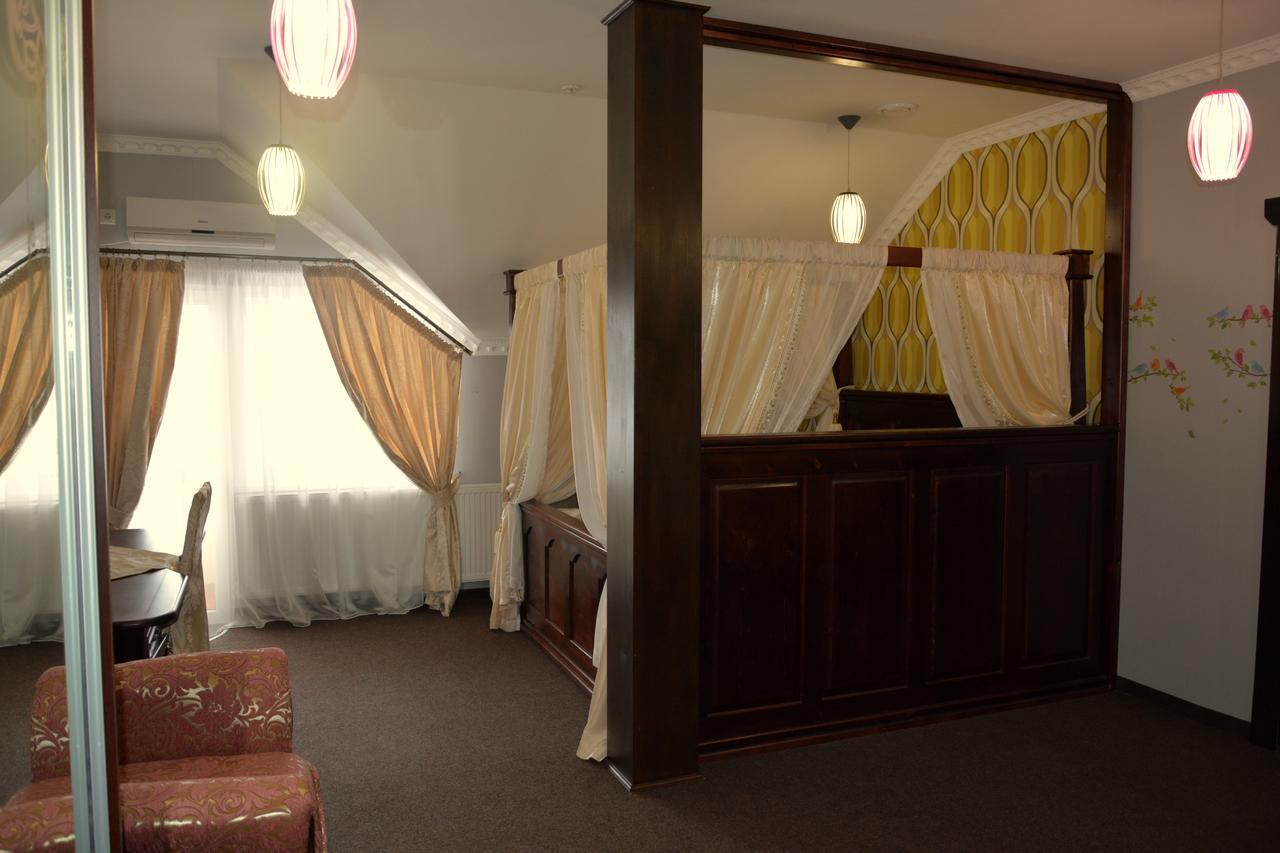 Golden Palace Dubove Exterior photo